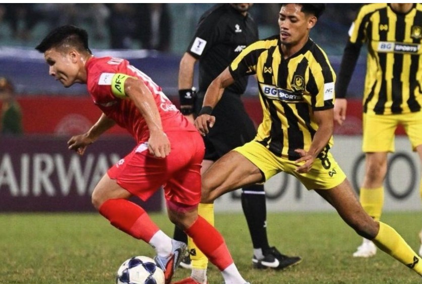 Quang Hải lập cú đúp chỉ trong 3 phút