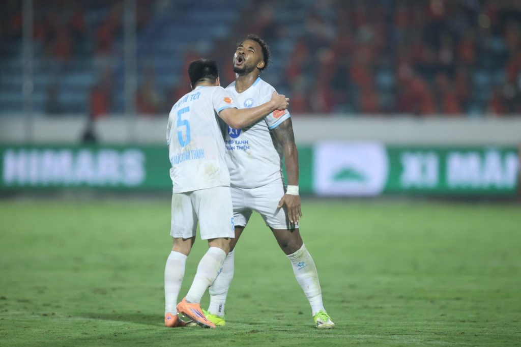 Xuân Son có bàn thắng đầu tiên ở V-League 2025/26